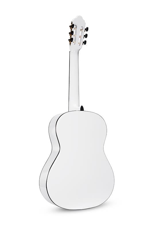 Gitar sehpasında duran beyaz gitar – sade estetik